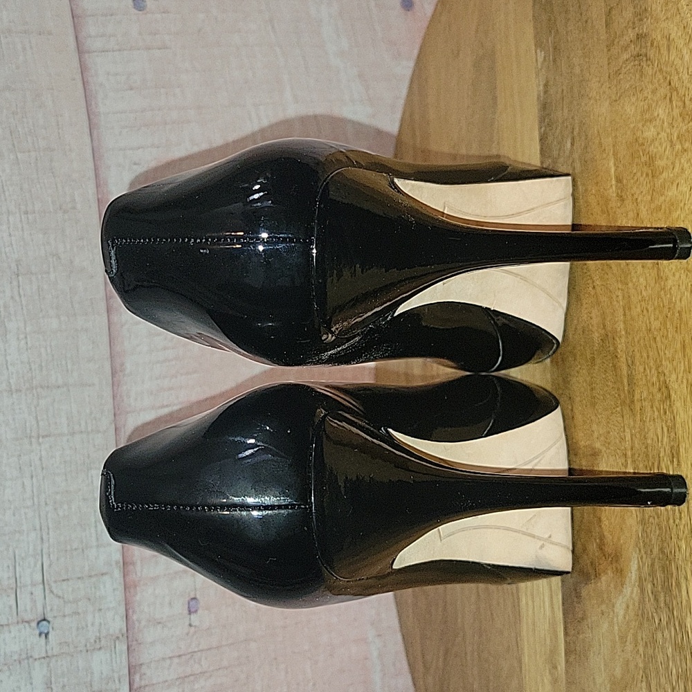 Joan And David Black Platform Pumps - Picture 5 of 8